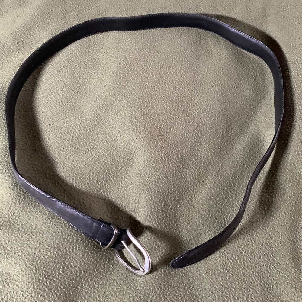 GUC Men’s Alfani black leather belt.  Size 34.